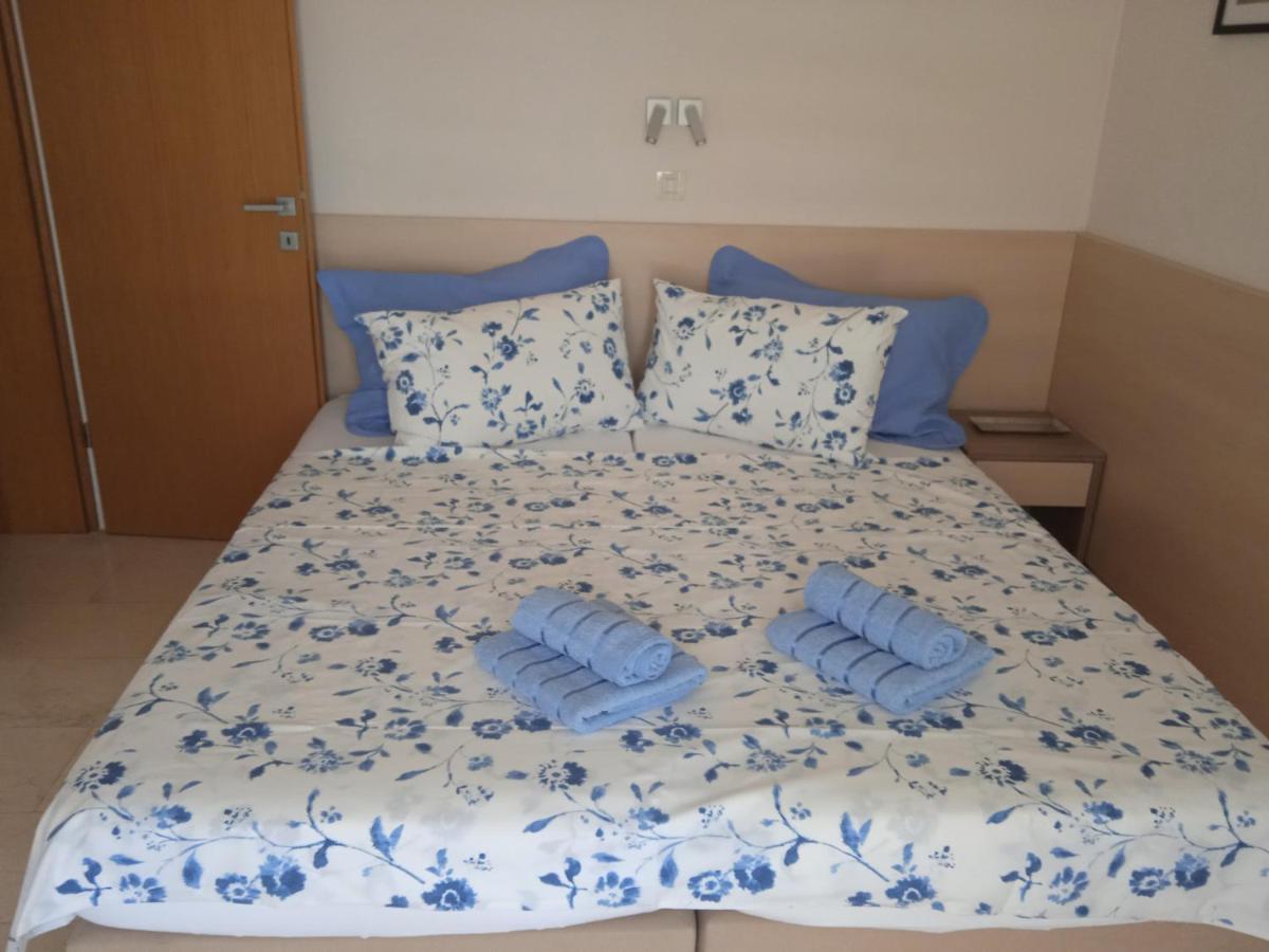 Gros Makarska